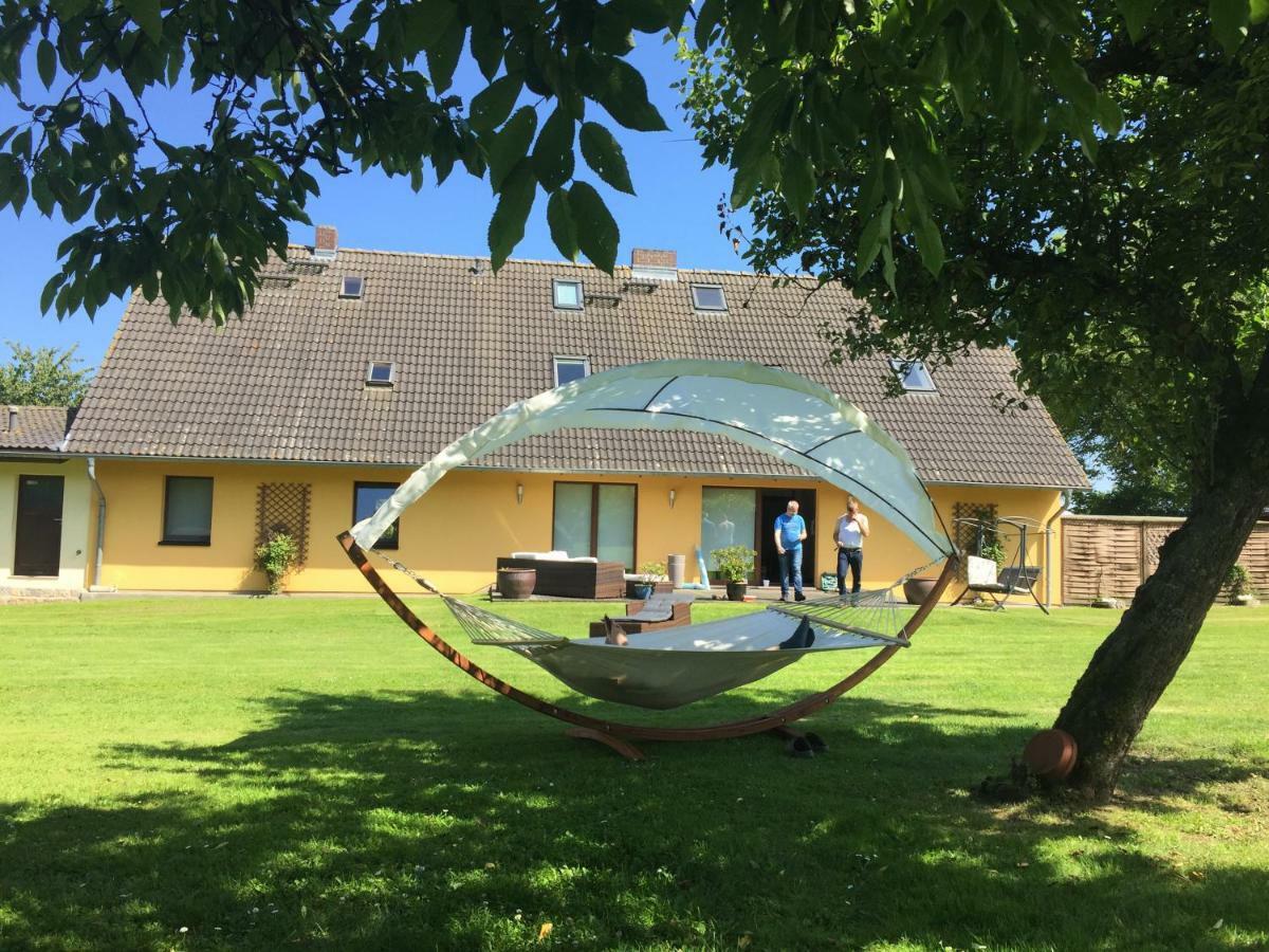 Ferienwohnungen "Weitblick" Und "Schwalbennest" Lodmannshagen エクステリア 写真